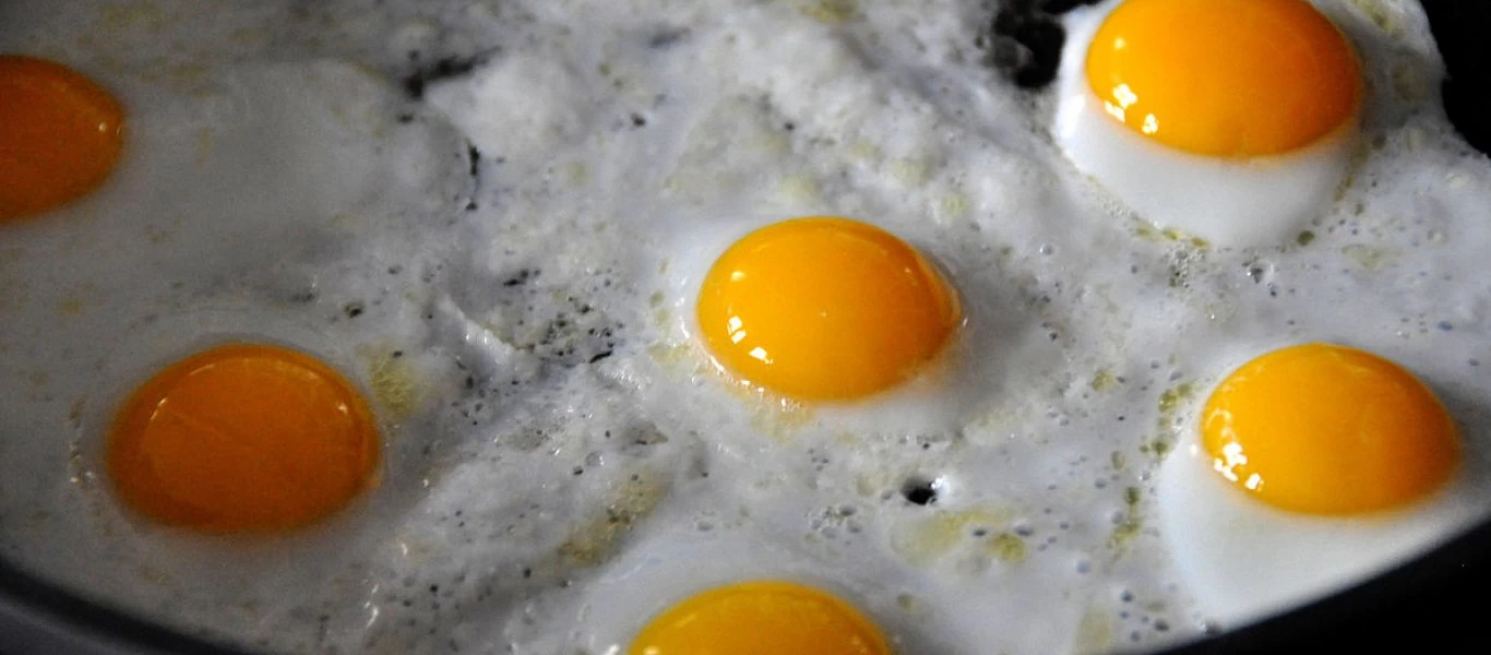 Έβαλε στοίχημα τα 50 αυγά αλλά πέθανε τρώγοντας το 42ο